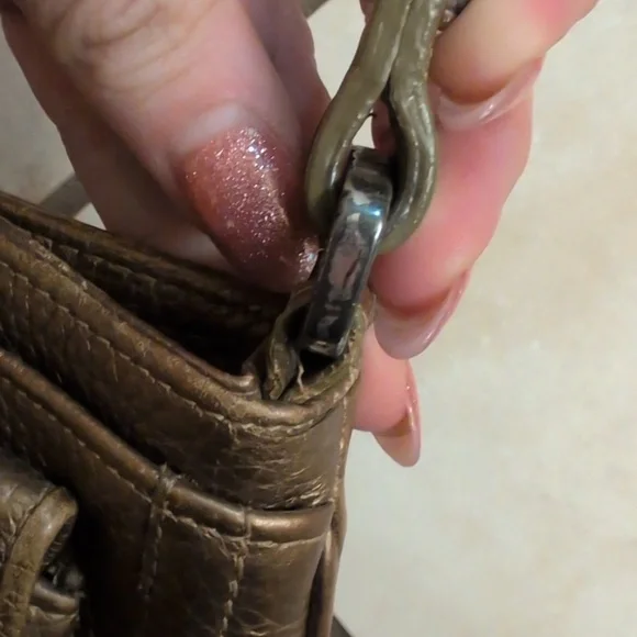 Brighton Crossbody Bag Purse Mila's Heart Antique Metallic Gold Pebble Leather - Picture 6 of 15